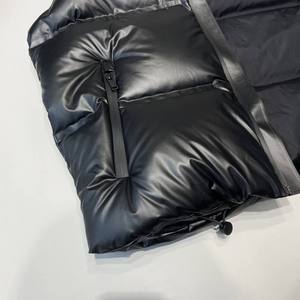 Veste à capuche en toile légère de marque haut de gamme, à manches longues, chaude pour l'hiver, style uniforme de football, avec poche avant zippée tendance, vente en gros - Product Image 3