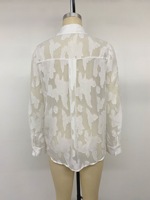 Pakaian Butik Wanita Blus Wanita Lengan Panjang Putih Transparan Jacquard Kerah Lipat Blus Pakaian untuk Musim Semi Kantor