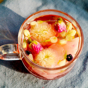 Tisane Bien-être Mélangée aux Fleurs de Rose, Hibiscus, Zeste de Mandarine Séché, Baies de Goji Noires, Chrysanthème et <span class=keywords><strong>Jasmin</strong></span>, en Sachets, 100g, Emballage Cadeau - Product Image 4