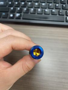 Vis à tête ronde en alliage de titane bleu brûlé YPH Factory DIN912 Classe 10 25 mm de longueur M8 pour vélos - Product Image 2