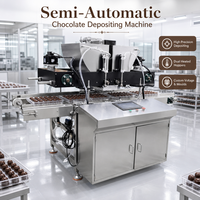 Déposeuse de chocolat en petites séries pour usine de chocolat en démarrage, production de pralines, de truffes et de bonbons, machine semi-automatique PLC