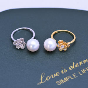 แหวนมุกน้ำจืดสีขาวขนาดใหญ่ 10-11 มม. สำหรับผู้หญิง แหวนเงินแท้ S925 ลายดอกคามิลเลีย ดีไซน์เปิด พร้อมแสงสว่างสวยงามและตำหนิเล็กน้อย - Product Image 5