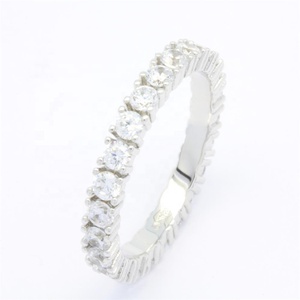 Anillo de Compromiso y Matrimonio de Plata de Ley 925 con Circonitas, Chapado en Rodio, Diseño Clásico y Elegante, Hecho a Medida - Product Image 1