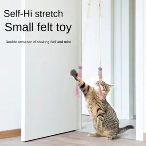 Pet cat movimento interattivo porta giocattoli con ventosa retrattile in feltro Catnip rompiolino giocattolo per gatti da interno