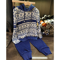Nuevo conjunto de ejercicio, suéter plisado con capucha y letras de color de contraste, pantalones ajustados, conjunto de 2 piezas para mujer