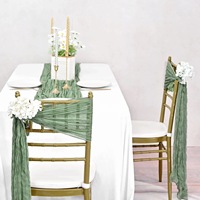 Décoration de mariage : Fonds de scène, fleurs artificielles pour dossier de chaise, feuilles d'eucalyptus, nœuds de chaise