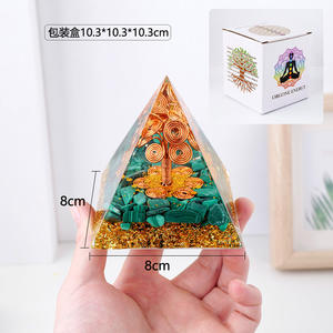 Pyramide d'Orgone en Résine avec Cristaux Chakra en Gros, Pierre Brute, pour Décoration Intérieure - Product Image 4