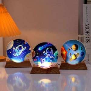 ลูกแก้วใสพร้อมลายเลเซอร์ 3 มิติภายใน - โคมไฟตั้งโต๊ะ LED เรืองแสงสำหรับตกแต่งบ้าน สำนักงาน ห้องนอน ชั้นวางของ - Product Image 3