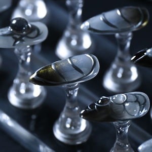 Uñas postizas de acrílico de lujo al por mayor, precio de fábrica, cortas, almendradas, cobertura completa, hechas a mano, con pedrería de estrellas, color negro. - Product Image 2