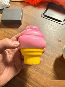 Nouveau jouet anti-stress souple et coloré en forme de gâteau de crème glacée, à remontée lente, parfumé, pour téléphone, cadeau de Noël pour enfant - Product Image 5