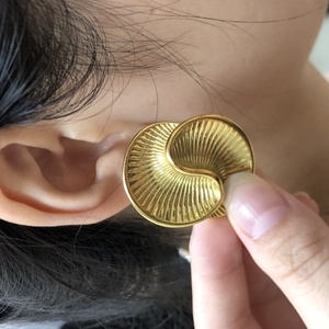 Wholesale 18K <b>Gold</b> Stainless Steel Dangle Earrings Geometric Pendant <b>Chunky</b> Texture Double <b>Hoop</b> Earrings Style Jewelry for Women - Product Image 2