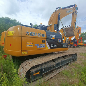 รถขุดขนาดใหญ่ CAT 323D2L น้ำหนัก 23 ตัน พร้อมบุ้งกี๋ขุดขนาด 1.15 ลูกบาศก์เมตร รถขุดตีนตะขาบมือสอง - Product Image 4
