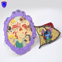 Vitrail transparent personnalisé édition limitée épingle de revers princesse paillettes épingles de revers pour souvenir