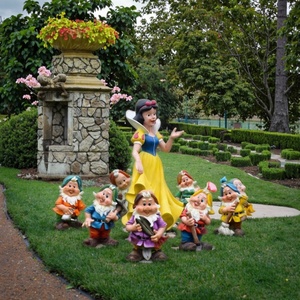 Conjunto de esculturas de Blancanieves y siete enanitos: personajes de cuentos de fibra de vidrio encantados para parques temáticos - Product Image 2
