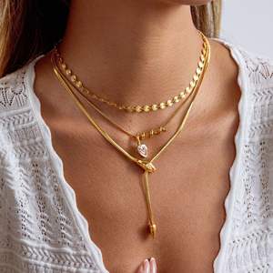 Collier en acier inoxydable plaqué or 18 carats avec perle d'eau douce en forme de goutte d'eau, serti pavé, chaîne fouet, style Europe-Amérique - Product Image 1