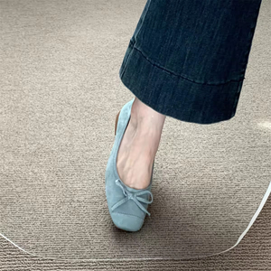 Zapatos de Tacón Bajo de Cuero con Diseño Calado, Cómodos, con Punta en Pico, Impermeables, Aptos para Hombres y Mujeres - Product Image 2