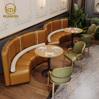 Canapé de stand en forme de U avec base en métal, mobilier de restaurant tendance et durable, coussin de siège en cuir, mobilier de salle à manger pour plusieurs personnes