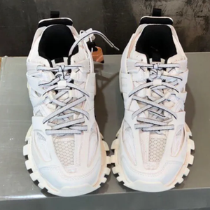 Zapatillas Deportivas de Lujo Originales 2026 para Hombre y Mujer, Modelo 3.0 Triple Blanco con Plataforma Iluminada, Diseño Track 3 - Product Image 4