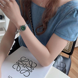 Reloj de Cuarzo para Mujer, Acero Inoxidable, Esfera Redonda de 30 mm, Pantalla Analógica con Fecha, Correa Milanesa, Elegante y Moderno, Cierre Plegable - Product Image 2