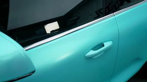 Pellicola Vinilica Adesiva Opaca Metallizzata di Alta Qualità per Cambio Colore Auto TF - Product Image 3