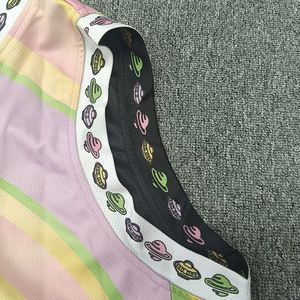 Maillot de chemises de basket-ball réversibles de sport sublimé personnalisé en gros bon marché - Product Image 3