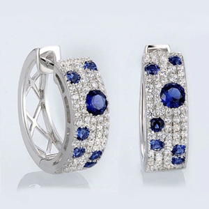 Orecchini a polsino rotondi blu e bianchi per donna, gioielli alla moda scintillanti - Product Image 2