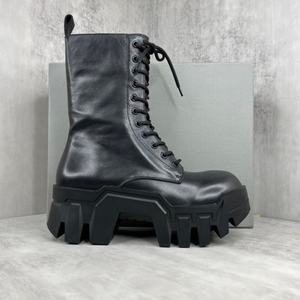 Botas de cuero genuino de vaca de alta calidad, a la moda, con cordones, para invierno y primavera, con suela gruesa y aumento de altura, estilo locomotora. - Product Image 1