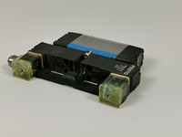Nouveaux produits d'automatisation originaux et bon marché JMN2H-5/2-D-02-ZSR, contrôleur logique programmable PLC