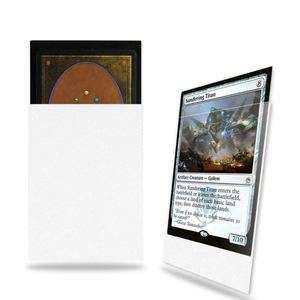 Funda Protectora para Tarjetas de Juego con Esquinas Redondeadas Rojas, Acabado Brillante y Duradero, Colección Fantasy - Product Image 2