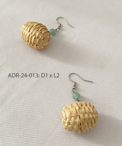 Nuevos pendientes bohemios de ratán geométricos de paja hechos a mano para mujer, pendientes de playa, el más vendido en Vietnam - Product Image 2