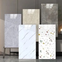 Panneau mural en PVC moderne 1220*2440mm, imperméable, ignifuge, isolation thermique, plaque murale en plastique durable pour la décoration murale intérieure