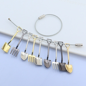 Vente en gros Rétro Cuisinier Chef Outil Pelle Cuillère Fourchette 3d Métal Porte-clés Couverts Porte-clés Cuisine Cadeau Enfant Porte-clés - Product Image 3