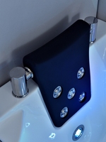 Baignoire hydromassante triangulaire italienne HS-B219 pour intérieur, de la catégorie Produits Whirlpool & Baignoires de Pologne