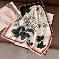 Écharpe en soie personnalisée Lucky Fabric 14 momme, carrée 65*65cm, tissée jacquard, imprimée numériquement, écharpe de luxe en soie pour femmes, fabricant OEM