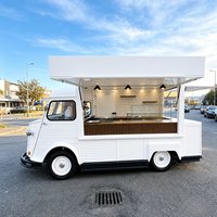 Camionnette alimentaire électrique rétro personnalisée avec vitrine réfrigérée pour boissons, idéale pour les cocktails sur le toit et la restauration événementielle