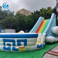 Châteaux gonflables commerciaux avec toboggan gonflable en forme de bol de ramen, nuages arc-en-ciel amusants et mignons pour enfants et adultes