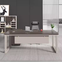 Poste de travail moderne en L avec casiers et tiroirs, équipement de bureau, ensemble complet d'ordinateurs, mobilier de bureau de direction, table