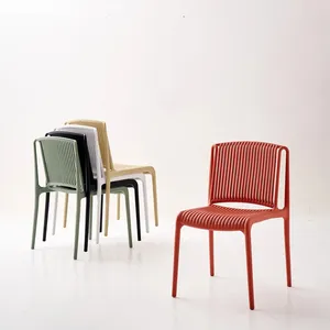 Cadeira de jantar de plástico PP de design simples para hotel café personalizada fabricante para venda