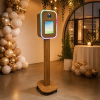 Machine Photobooth Vintage 2026 en Bois Effet Grain pour Mariages et Événements, avec Option Parapluie et Flash, Compatible iPad
