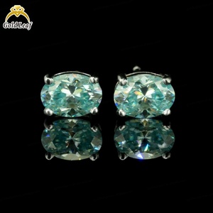 Boucles d'oreilles pendantes classiques unisexes en argent 925 plaqué or, moissanite taille ovale, parfaites pour les fiançailles, les fêtes, cadeau idéal - Product Image 1