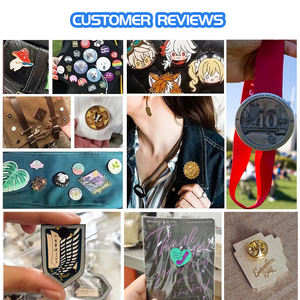 Spilla in smalto personalizzata non ufficiale per fan art, design divertente con scambio di abiti tra cowboy western e principessa, distintivo umoristico per borse e giacche - Product Image 6