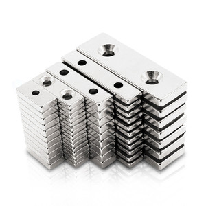 كتلة مغناطيسية دائمة عالية الأداء أقوى من النيوديميوم N52 مع فتحة غاطسة - Product Image 1