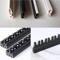Grilles d'aération de plafond en plastique ABS personnalisées pour système CVC avec persiennes anti-vent à double couche