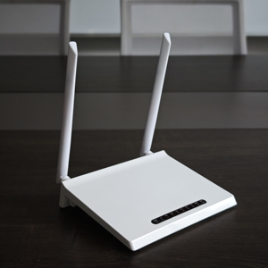 ZC-502W xpon ONU 1GE ONU + 1FE + 2.4G WiFi | อุปกรณ์ไฟเบอร์ที่มีเสถียรภาพ - Product Image 1