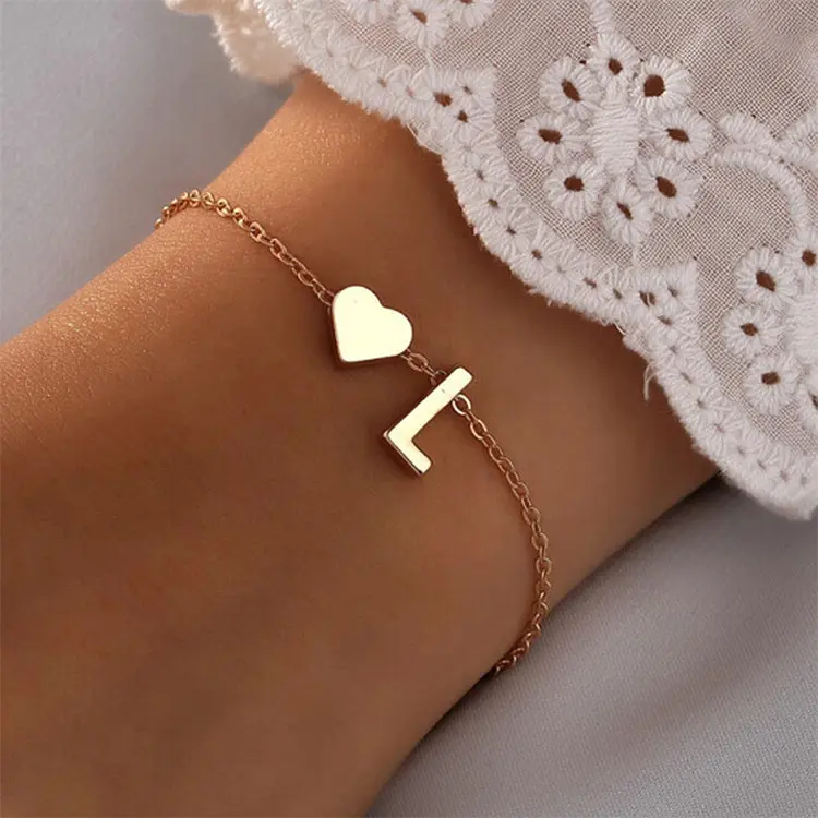 Cadena de eslabones minimalista corazón 26 letras colgante pulsera deslustre libre 18K chapado en oro pulsera de acero inoxidable para mujer