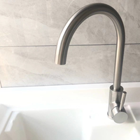 Robinet de cuisine moderne à poignée unique en acier inoxydable 304 brossé, à poser sur comptoir, pour usage hôtelier, design classique à trou unique, eau chaude et froide