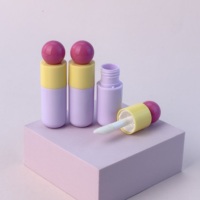 Conteneur de gloss à lèvres personnalisé de 5 ml en ABS violet avec bouchon à vis, recyclable, flacon de gloss à lèvres DIY avec un grand pinceau et un logo personnalisé