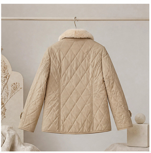 Cappotto in Pelle di Pecora e Misto Lana e Pelo di <span class=keywords><strong>Cammello</strong></span> con Collo in Pelliccia di Visone, <span class=keywords><strong>Giacca</strong></span> Invernale da Donna Trapuntata a Rombi - Product Image 3