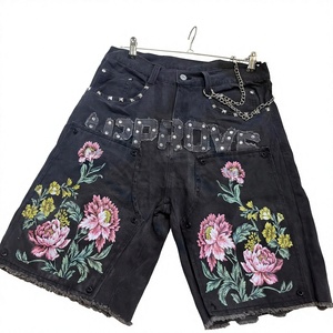 Novedad 2026: Shorts de mezclilla negros personalizados con bordados, pedrería y cadenas decorativas, estilo urbano, venta al por mayor - Product Image 1