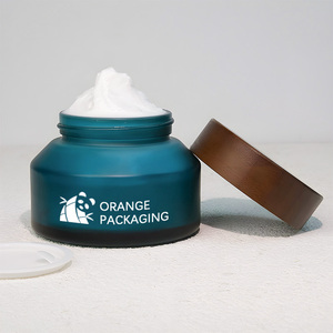 <span class=keywords><strong>Pot</strong></span> en verre crème mat vert sarcelle à épaule oblique avec couvercle en bois massif pour emballage de soins de la peau en marque blanche OEM - Product Image 3